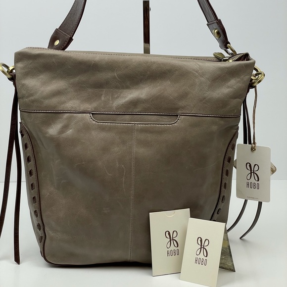 HOBO Handbags - Hobo Banyon Womens Bucket Shoulder Bag.